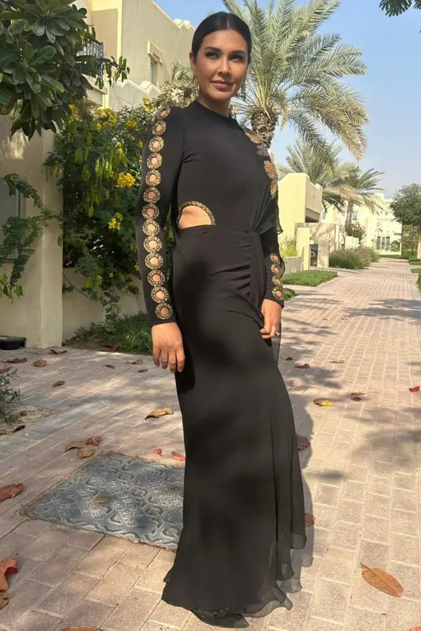 Lisa Ray in Katniss Shimmer Drape Saree Namrata Joshipura Online (Celebrity Muses)