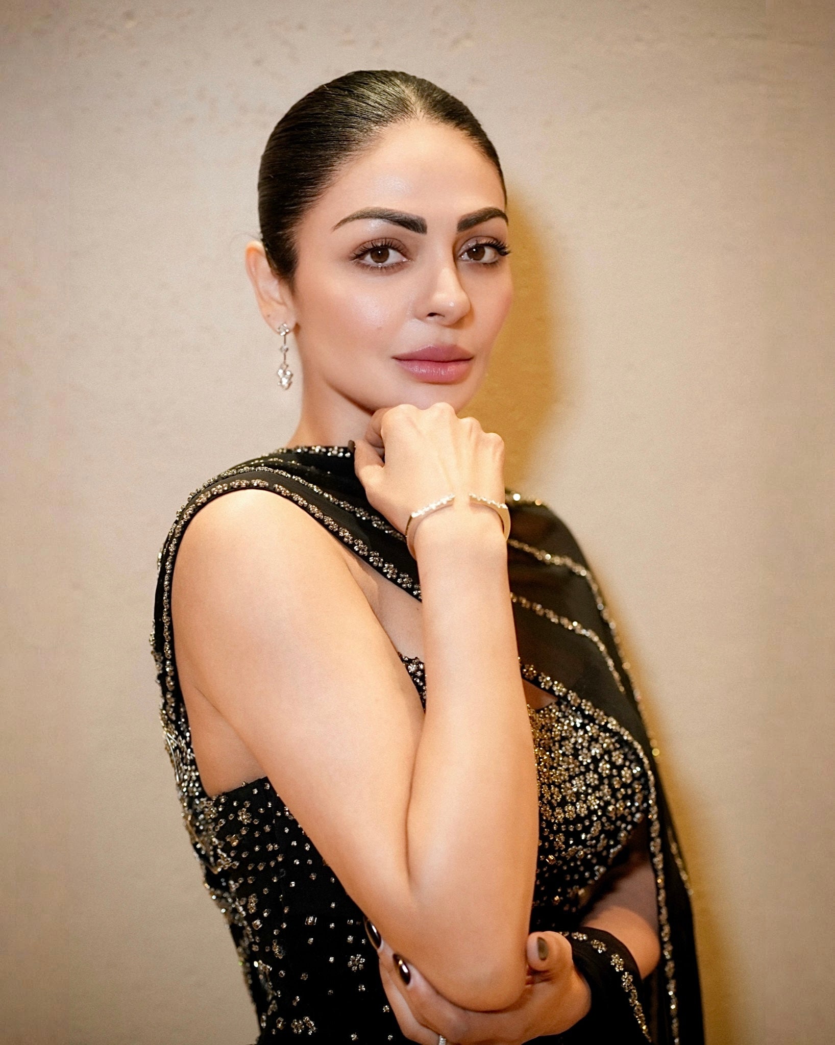 Neeru Bajwa Namrata Joshipura Online (Celebrity Muses)